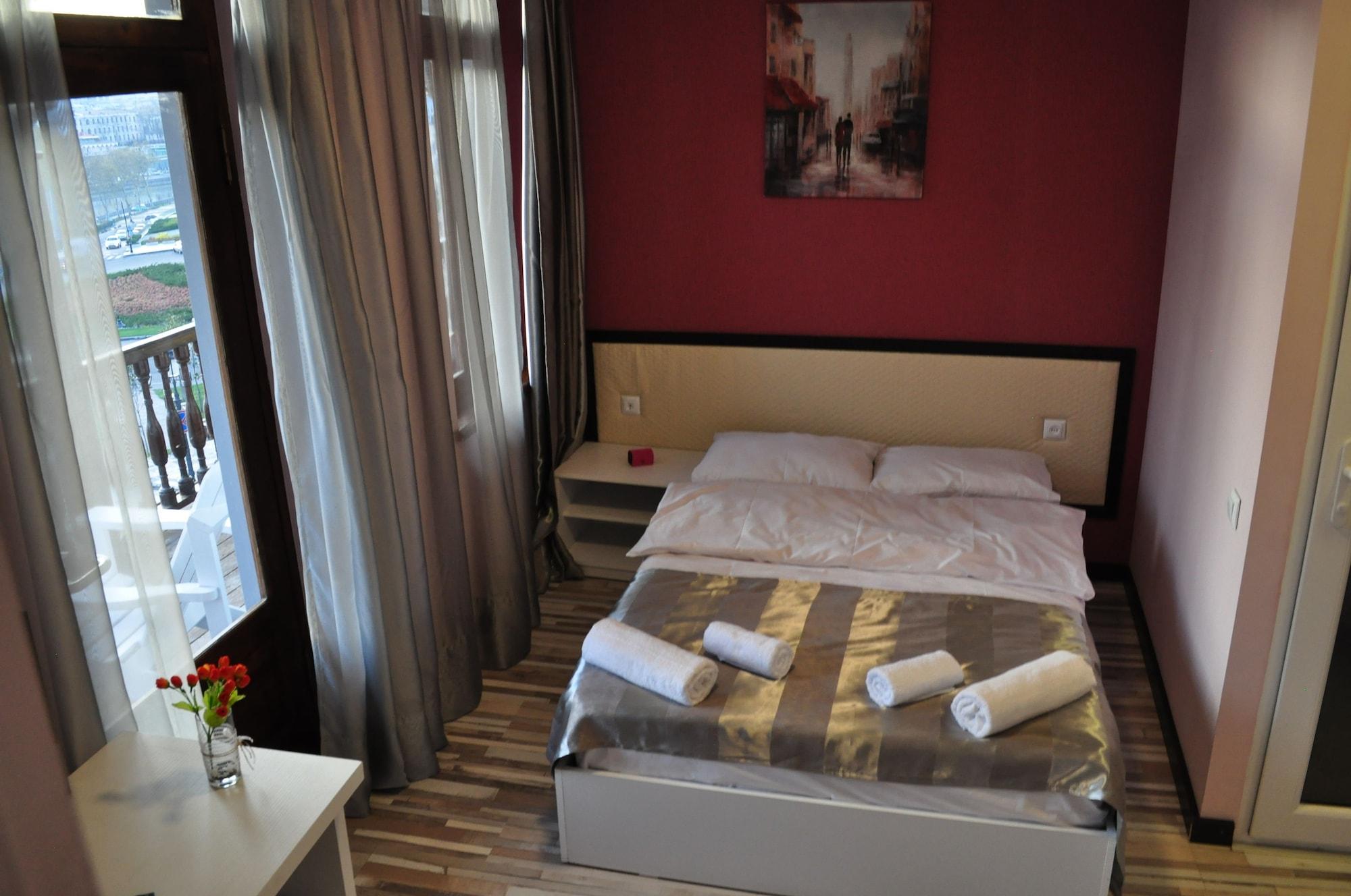 Tiflis Metekhi Hotel Екстериор снимка