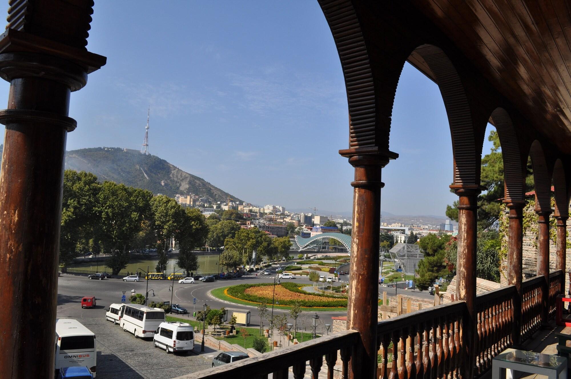 Tiflis Metekhi Hotel Екстериор снимка