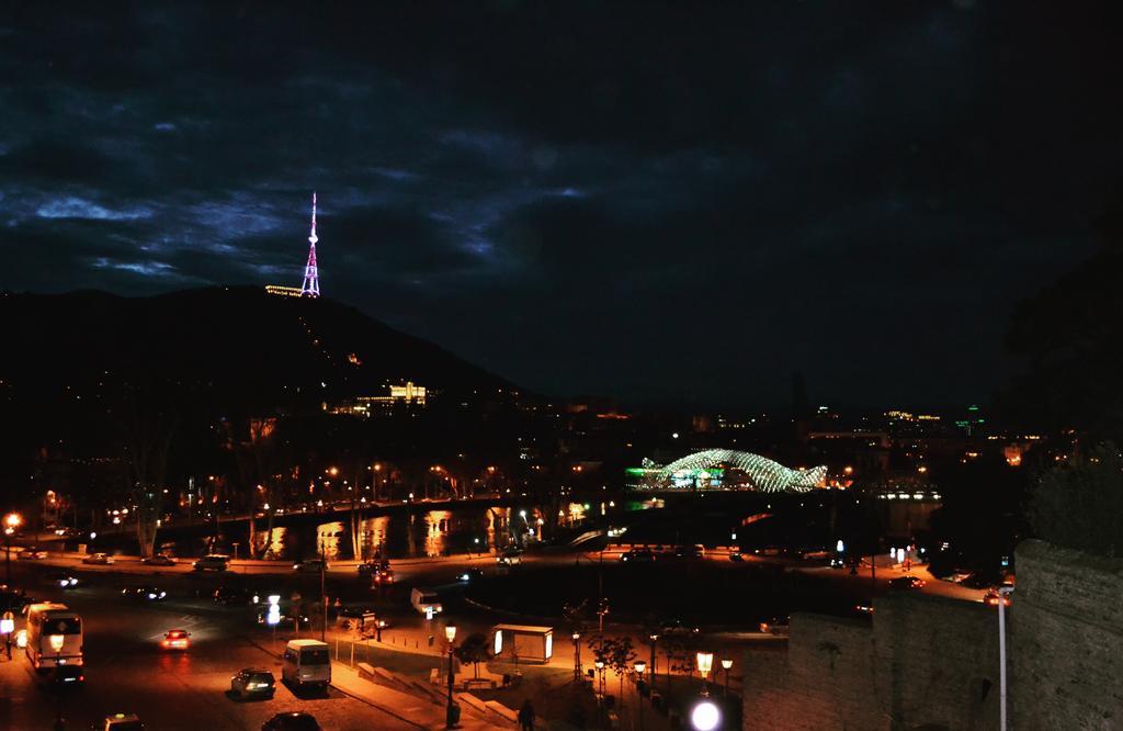 Tiflis Metekhi Hotel Екстериор снимка